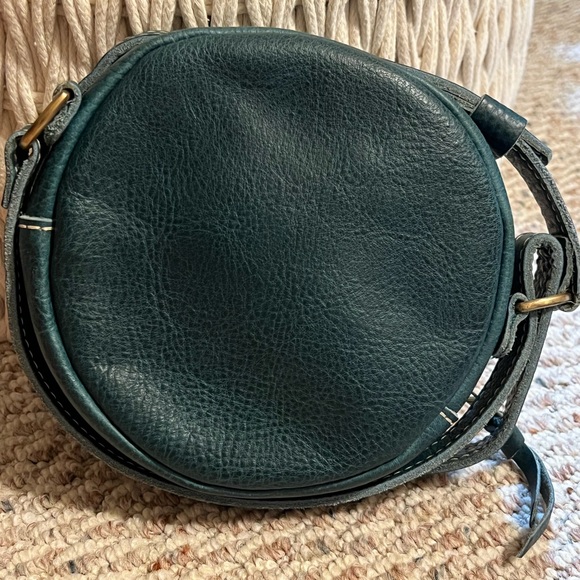 Portland Leather Goods Lagoon Small Circle Crossbody - Picture 2 of 13